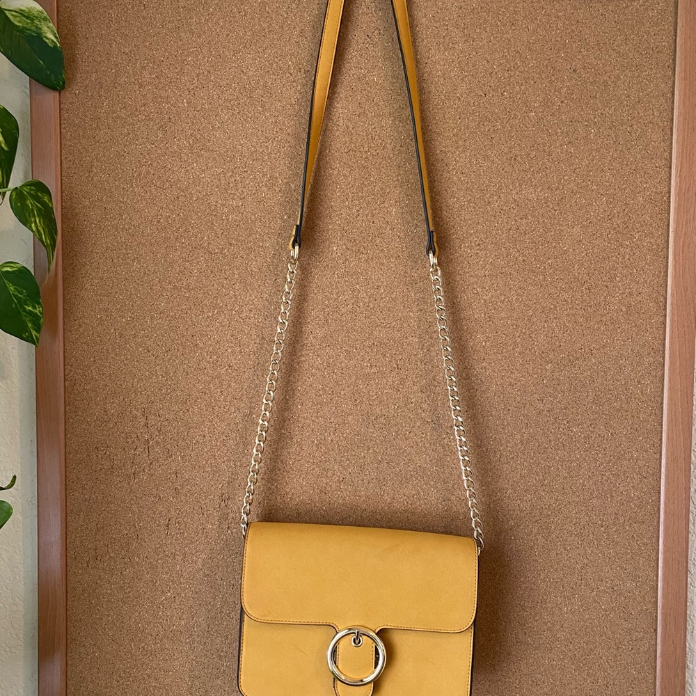 Forever 21 yellow crossbody purse